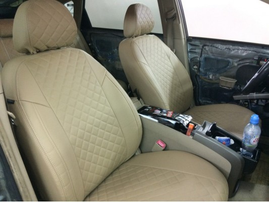 Авточехлы на Toyota Prius Авточехлы на Toyota Prius